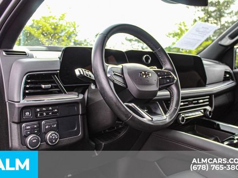 Used 2025 Chevrolet Suburban Z71 AWD/4WD image 33