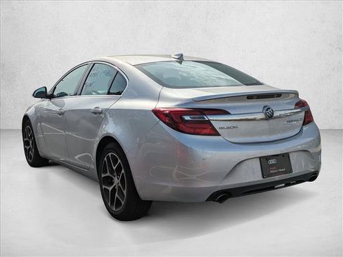 Used 2017 Buick Regal Sport Touring FWD image 7