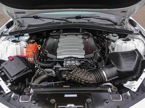 Used 2018 Chevrolet Camaro SS RWD image 33