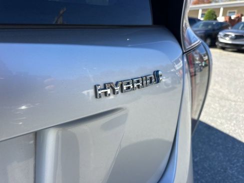 Used 2018 Toyota Prius Four image 30