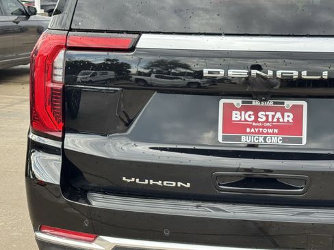 Used 2025 GMC Yukon Denali AWD/4WD image 13