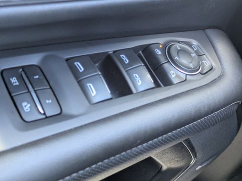 Used 2023 Chevrolet Suburban Premier image 16