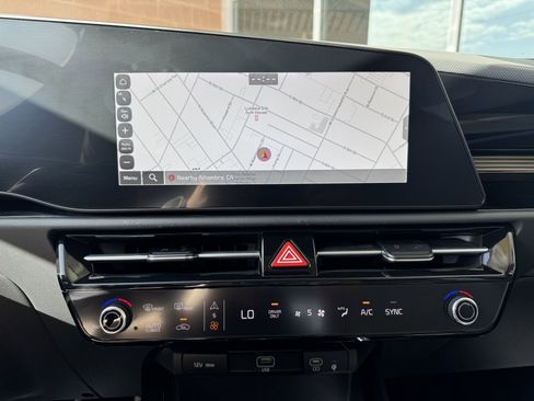 Used 2023 Kia Niro EX Touring image 21