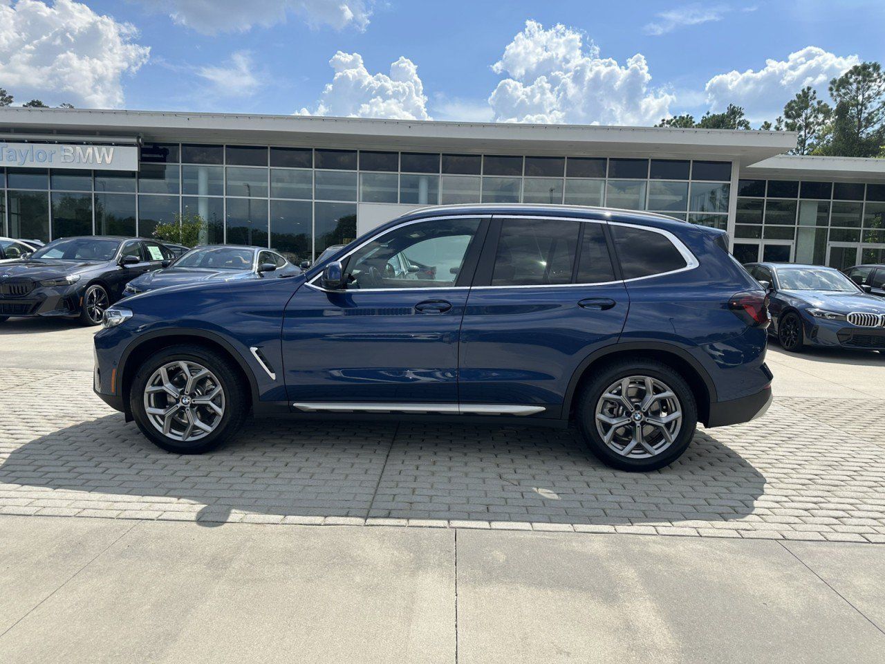 Used 2024 BMW X3 sDrive30i w/ Convenience Package RWD image 2