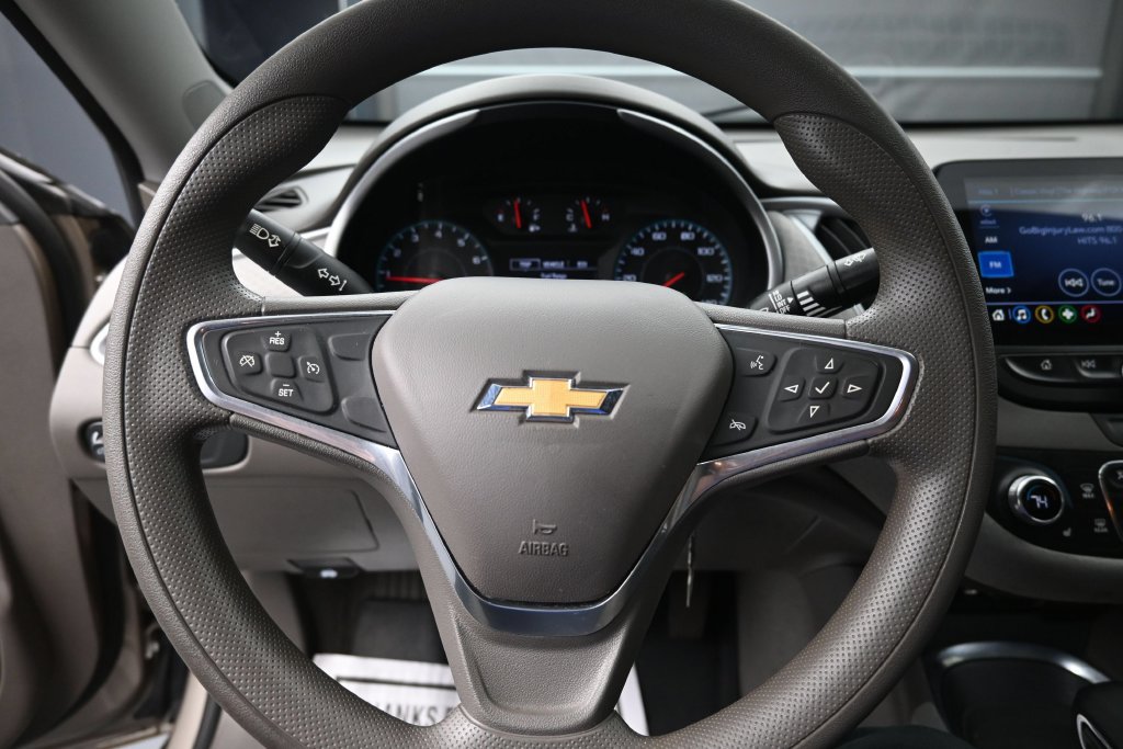 Used 2022 Chevrolet Malibu LT FWD image 34
