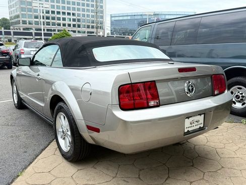 Used 2008 Ford Mustang Convertible RWD image 8