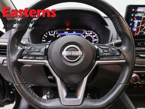 Used 2023 Nissan Altima 2.5 SV w/ SV Premium Package AWD/4WD image 10