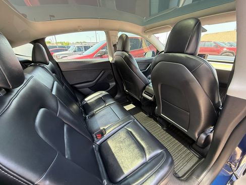 Used 2022 Tesla Model Y Long Range AWD/4WD image 5