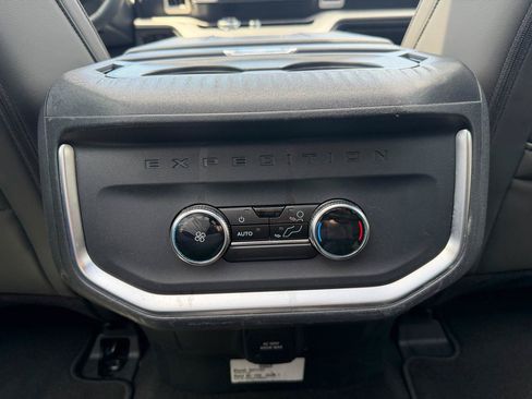 Used 2025 Ford Expedition Max Active AWD/4WD image 24
