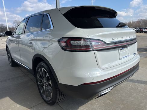 Used 2023 Lincoln Nautilus Reserve w/ Equipment Group 201A image 4