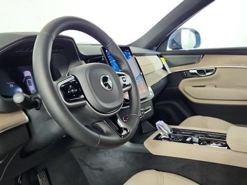 New 2026 Volvo XC90 B6 Plus w/ Protection Package Premier AWD/4WD image 12