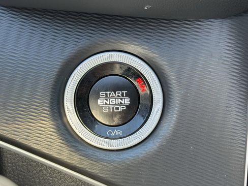 Used 2025 Jeep Grand Cherokee L Altitude image 23