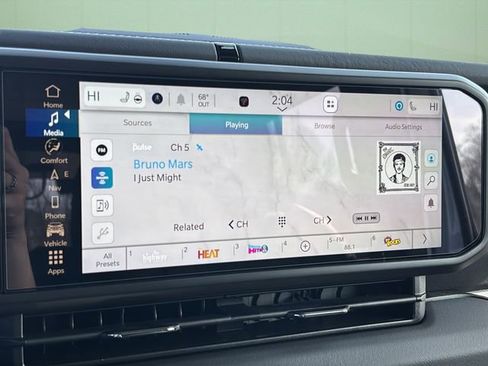 New 2025 Jeep Wrangler Sahara image 30