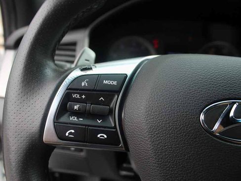 Used 2018 Hyundai Sonata Sport w/ Tech Package 05 FWD image 18