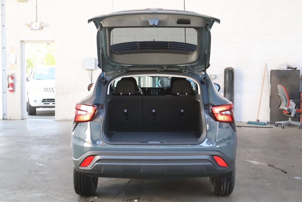 New 2026 Chevrolet Trax LS FWD image 31