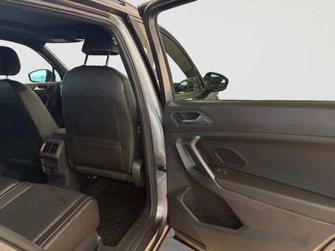 Used 2021 Volkswagen Tiguan SE R-Line AWD/4WD image 17