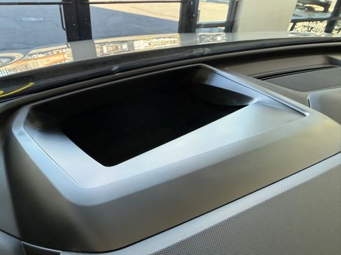 Used 2023 Audi Q4 e-tron Prestige image 33