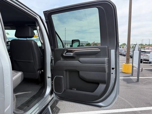 Used 2025 Chevrolet Silverado 2500 LT w/ Trail Boss Package AWD/4WD image 16