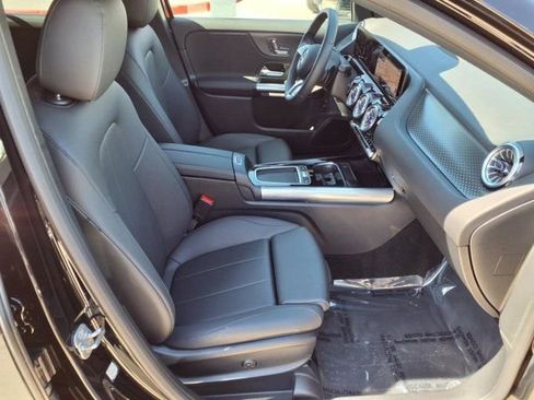 Used 2025 Mercedes-Benz GLA 250 image 15
