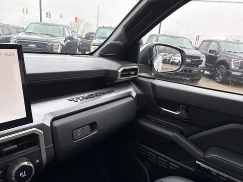 Used 2024 Toyota Tacoma TRD Sport w/ TRD Sport Premium Package image 39