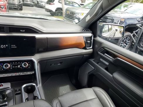 Used 2025 GMC Sierra 1500 Denali w/ Technology Package AWD/4WD image 15