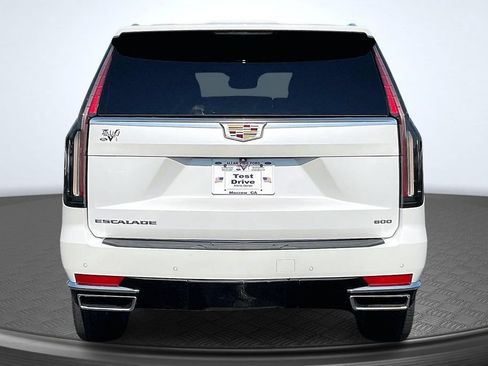 Used 2023 Cadillac Escalade Luxury AWD/4WD image 6