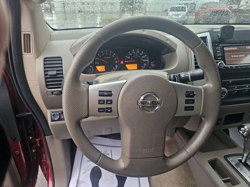 Used 2016 Nissan Frontier SV image 15