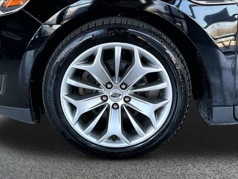 Used 2018 Ford Taurus Limited image 32