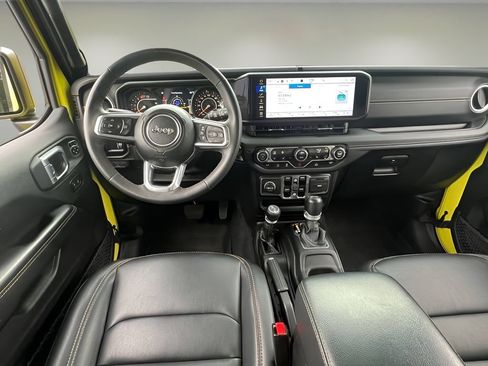 Used 2024 Jeep Wrangler Unlimited Sahara AWD/4WD image 13