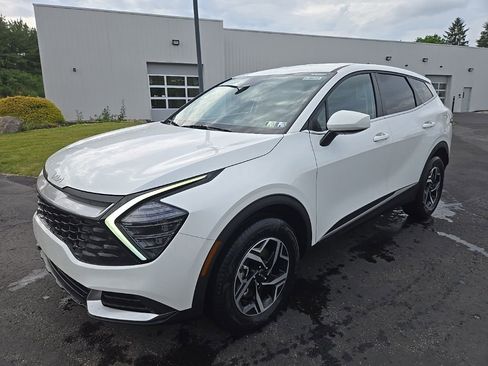 Certified 2025 Kia Sportage LX AWD/4WD image 9