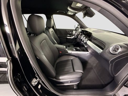 Certified 2025 Mercedes-Benz GLB 250 4MATIC image 21
