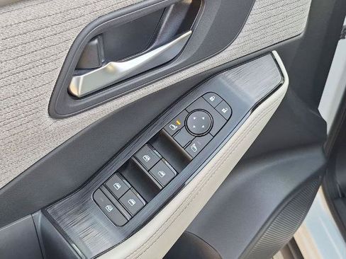 Certified 2023 Nissan Rogue SV FWD image 14