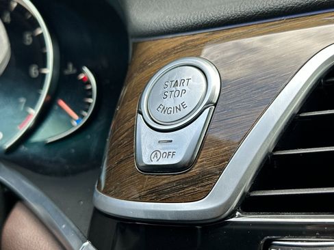 Used 2019 BMW 750i w/ M Sport Package image 25