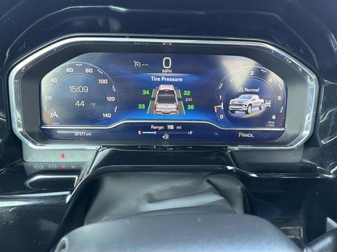 Used 2025 Chevrolet Silverado 1500 LT image 23