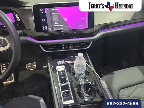 Used 2024 Volkswagen Atlas Peak Edition SE AWD/4WD image 10