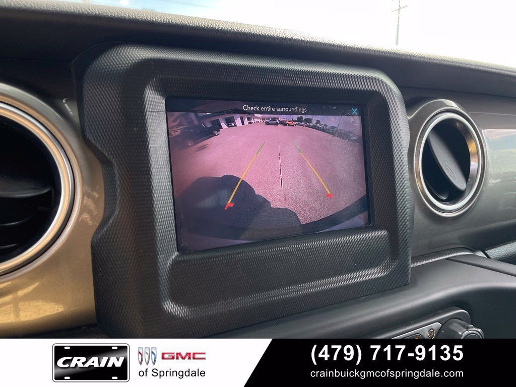 Used 2020 Jeep Wrangler Unlimited Sahara AWD/4WD image 17