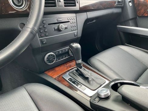 Used 2011 Mercedes-Benz GLK 350 4MATIC image 17