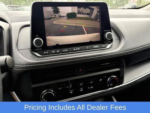 Used 2025 Nissan Rogue S AWD/4WD image 11