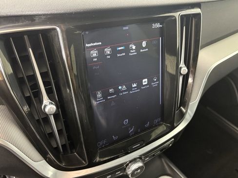 Used 2019 Volvo S60 T5 R-Design image 25