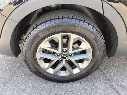 Used 2023 Kia Telluride LX AWD/4WD image 8