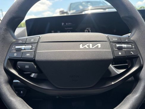 Used 2025 Kia K4 FWD image 27