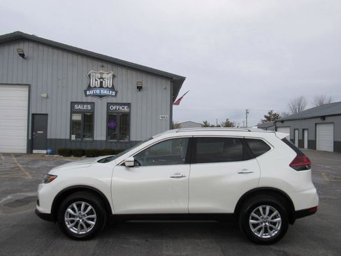 Used 2018 Nissan Rogue SV AWD/4WD image 3