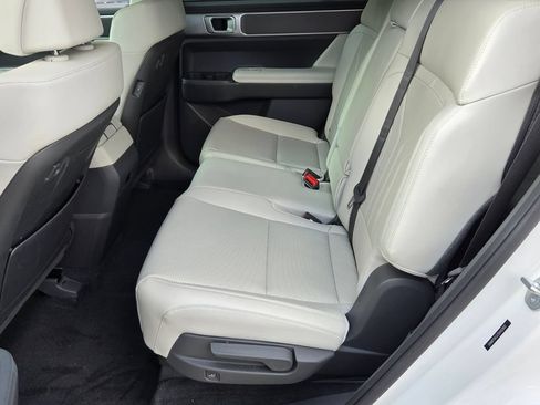 Used 2025 Hyundai Santa Fe SEL FWD image 13