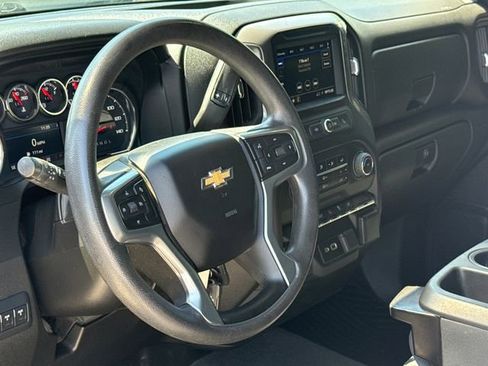 Used 2022 Chevrolet Silverado 2500 Custom w/ Custom Convenience Package AWD/4WD image 16