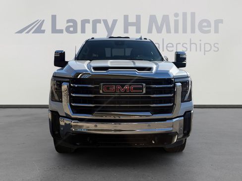 Used 2025 GMC Sierra 2500 SLT w/ SLT Premium Package AWD/4WD image 8