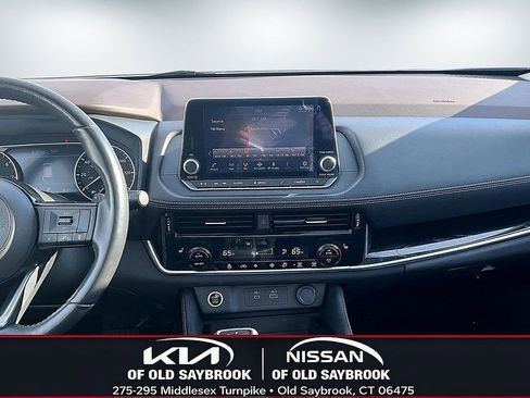 Used 2023 Nissan Rogue SL AWD/4WD image 9