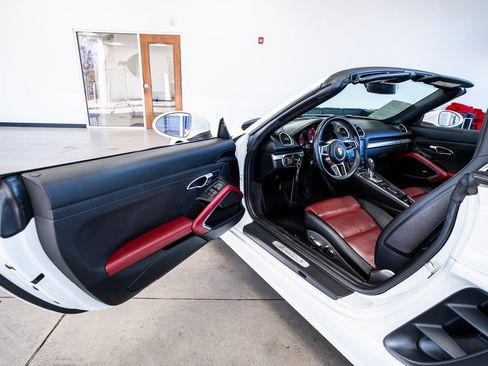 Used 2019 Porsche 718 Boxster image 38