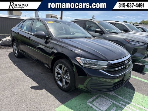 Used 2023 Volkswagen Jetta SE FWD image 1