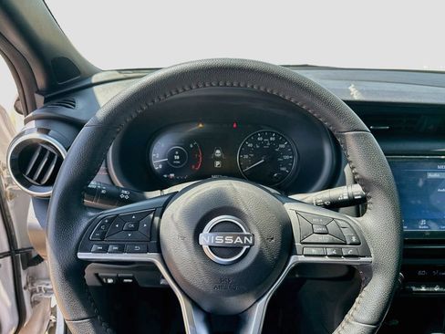 Used 2023 Nissan Kicks SR FWD image 13