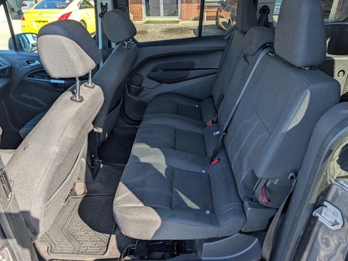 Used 2017 Ford Transit Connect XLT image 12